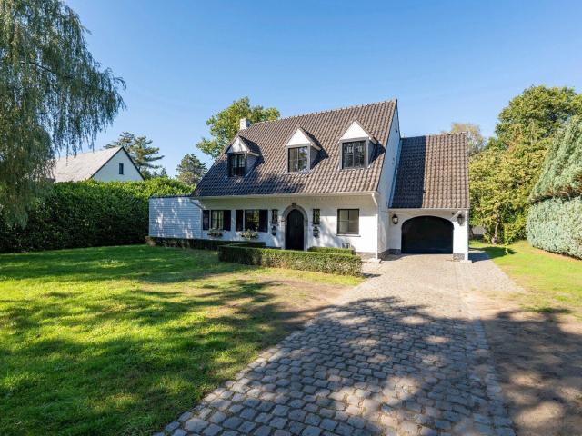 Karaktervolle villa met 3 slaapkamers en ruime tuin