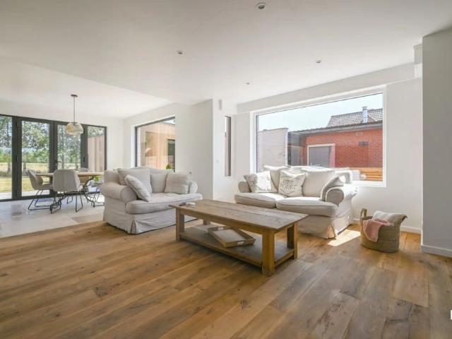 Karaktervolle vrijstaande woning te Ingelmunster