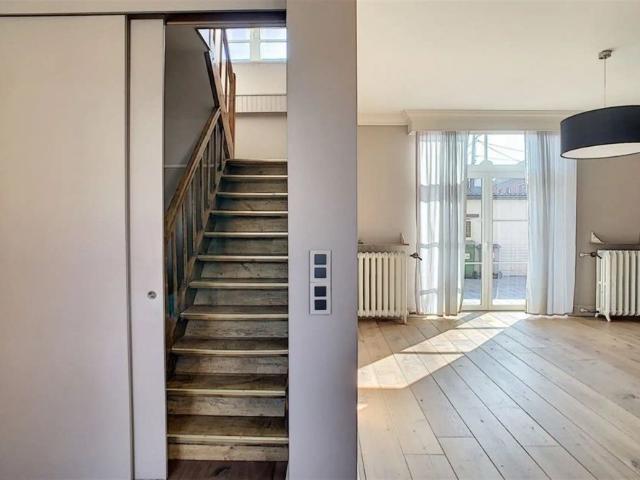 Karaktervolle woning met leuk terras en garagebox