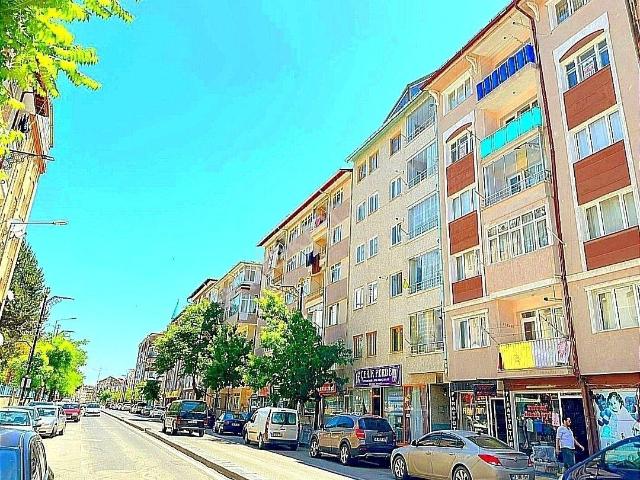 Karahan Emlaktan Kiralık 3+1*4.kat*125 M²*millet Bahçesi Üstünde