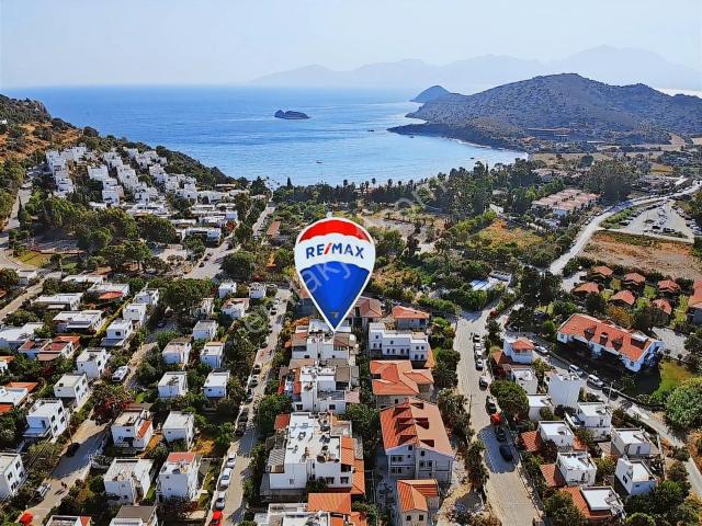 Karaincir Sitesi'nde Denize 2 Dakika Mesafede Satılık Triplex