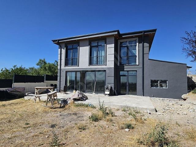 Karaoğlan'da İskanlı Tamamina kredi Villa