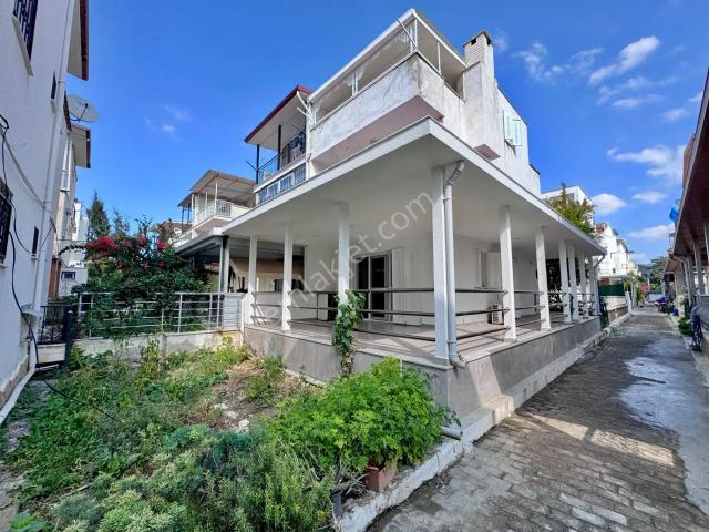 Karaova'da Ege Venüs Sitesinde Sürekli Kiralık 3+1 Villa