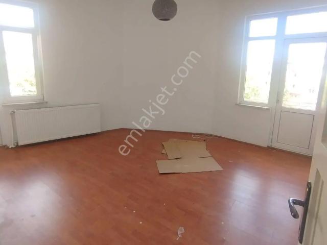 Karaman Merkez Tahsin Ünal Mahallesinde Kiralık 3+1 Daire Aileye Uygun
