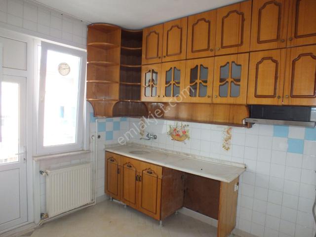 Karaman Alişahane'de Perşembe Pazarı Yanı, Geniş 3+1 Kiralık Daire
