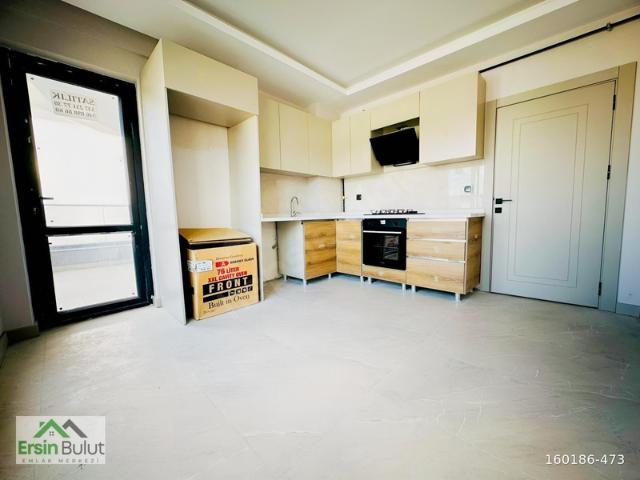 KARAMAN'DAN YENİKENT ÇARŞI MERKEZDE AVM KARŞISI 170 M2 4+1