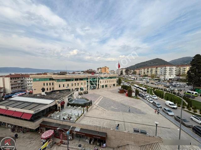 Karamürsel Merkezde – Sahile Ve Ulaşıma Yakın, Masrafsız Kiralık 2+1 Daire