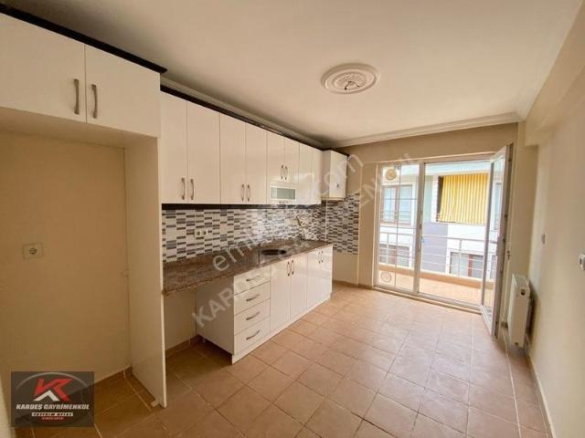 Karamürsel Merkezde 124 M² 3+1 Satılık Daire Krediye Uygun