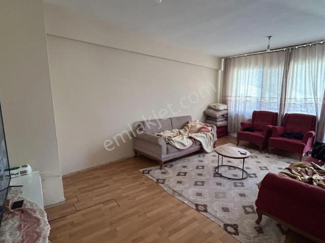Karamürsel Park Caddesi Satılık 2+1 Geniş Daire