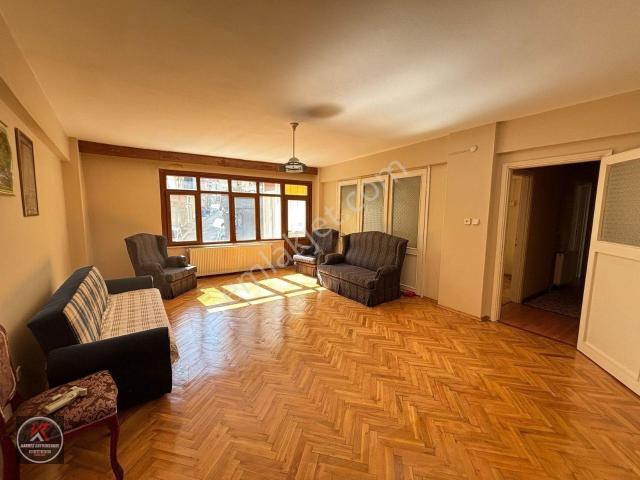 Karamürsel 4 Temmuz Mah. Cadde Üzeri 130 M² 3+1 Ofise Uygun