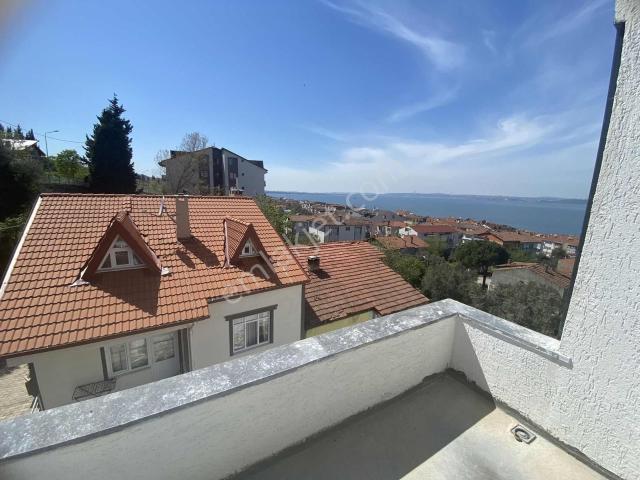 Karamürsel'de Deniz,köprü Ve Doğa Manzaralı 3+1 Satılık Daire