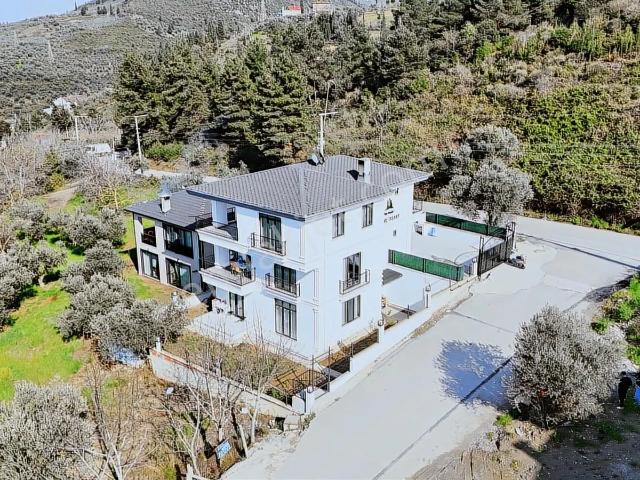 Karamürsel'de Deniz Ve Köprü Manzaralı 5+2 / 2+1 Villa Fırsatı!
