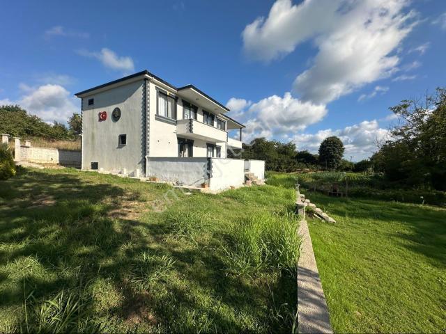 Karasu Akkum’da 7+1 Müstakil Ev 920m2