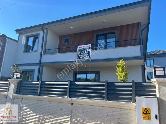 Karasu Aziziye Anayola Yakın Bahçeli Geniş Odalı 160m2 4+1villa