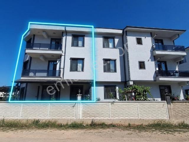 Karasu Aziziye Mahallesinde Lüks 4+1 Satılık Tripleks Villa