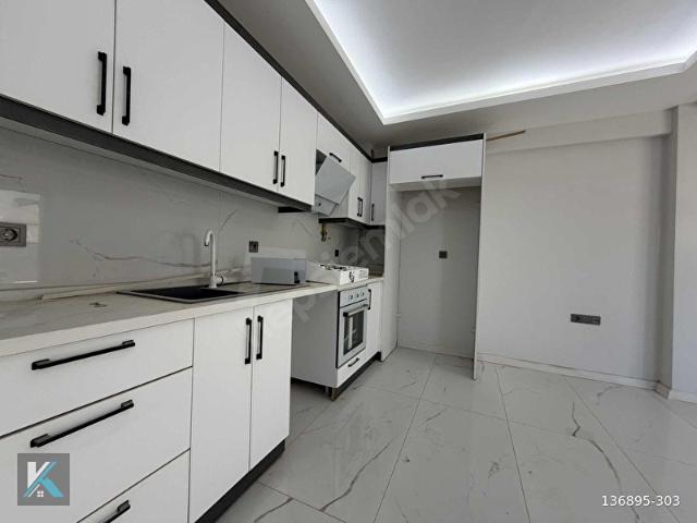 KARASU GAYRİMENKUL İZBANA YAKIN GENİŞ BALKONLU 2+1 SIFIR DAİRE
