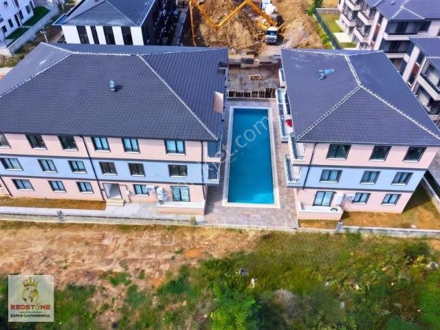 Karasu Da Havuzlu Sitede Ara Kat Sıfır Geniş Önü Açık 2+1