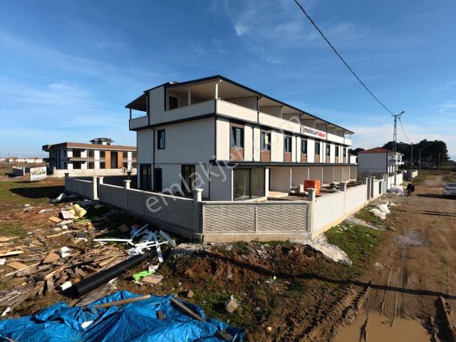 Karasu 'da Özel Havuzlu Prestijli 3+1 Satılık Villa