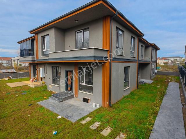 Karasu’da Satılık 3+1 Villa Geniş Ve Ferah Fırsat