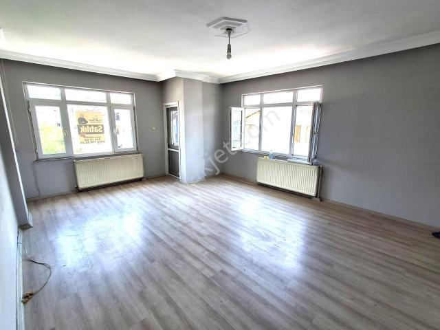 Karasu Merkezde 2+1 Geniş Önü Açık Satılık Daire