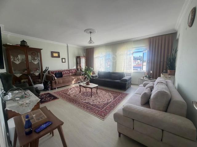 Karasu Merkezde Satılık 3+1 Geniş Daire