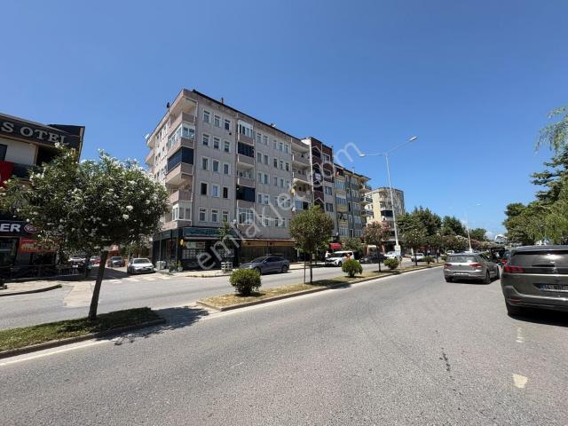 Karasu Sahilde Denize Yakın 2+1 Ayrı Mutfak Satılık Daire