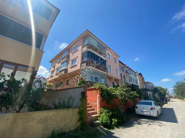 Karasu Yalı Mahallesi Cam Balkonlu Eşyalı 1+1 Kiralık