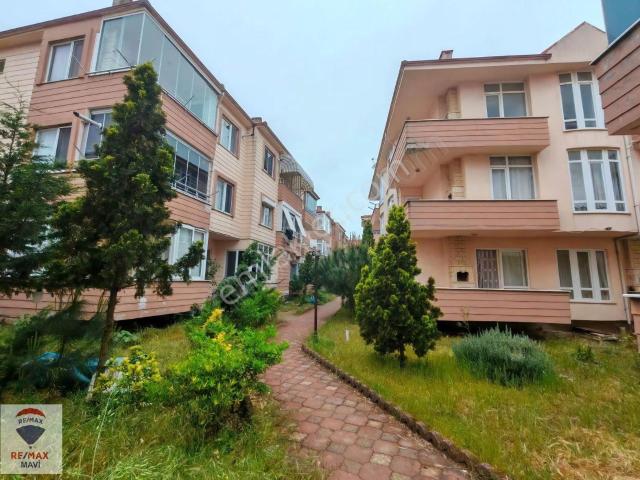 Karasu Zümrüt Sitesin'de Denize 100m, 2+1 Eşyalı, Yüksek Giriş