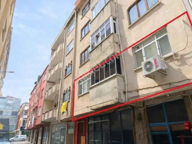Karasu'da Belediye Yanında Eşyasız 3+1 Kiralık Daire