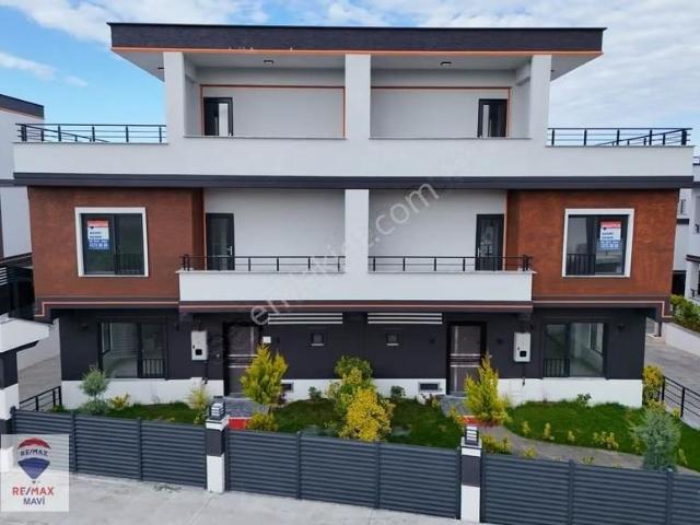 Karasu'da Deniz Ve Doğa Manzaralı, Sağlam Zeminli Lüks 5+1 Villa