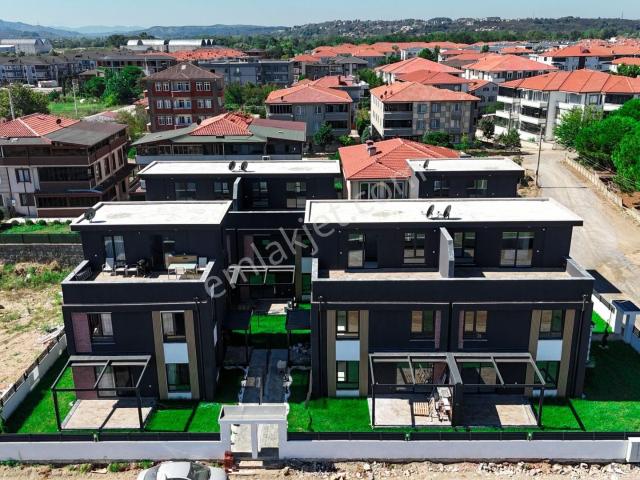 Karasu'da Denize Yürüme Mesafesinde 4+1 Lüks Villa