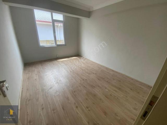 Karasu'da Eşyasız Sürekli Kiralık 2+1 Daire