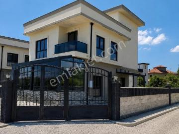 Karapınar'da Kiralık 4+1 Müstakil Villa