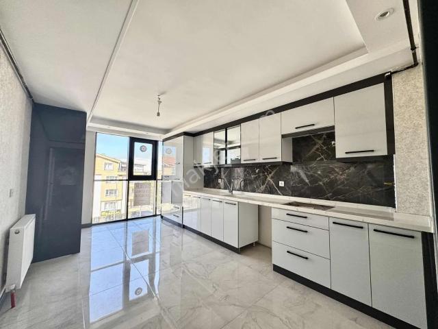 Karapürçek Mah. 3+1 Cadde Üzeri 120m2 Asansör/mant Kombi/ptk