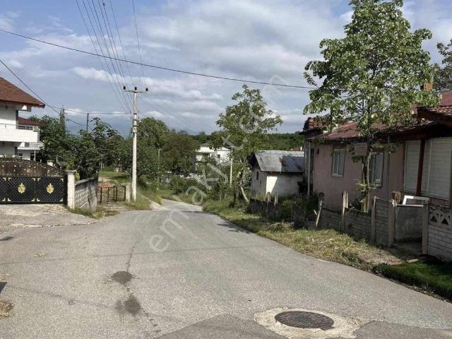 Karapürçek Merkezde 3+1 Müstakil Ev + %40 / 3 Kat İmarlı 412 M²