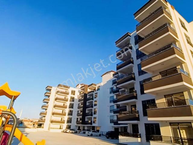 Karatay Emirgazide Kiralık 3+1 Sıfır Daire Arakat 6/3