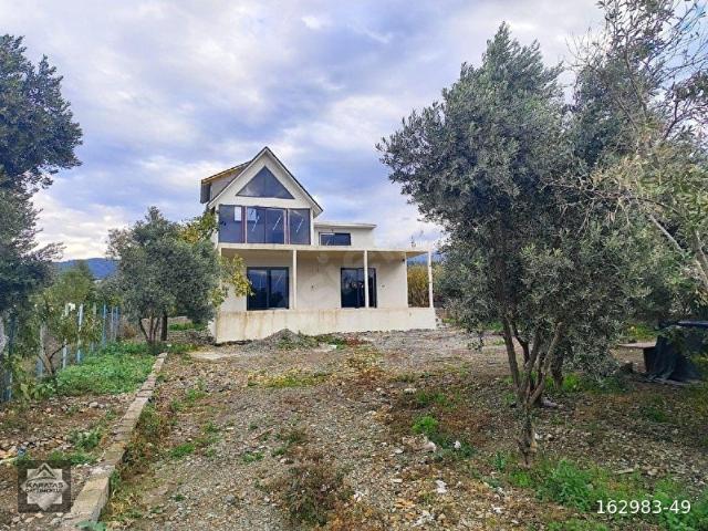 KARATAŞ GAYRİMENKUL'DEN OCAKLI'DA 630m2 ARSA İÇİNDE SATILIK MÜSTAKİL TRİPLEKS VİLLA