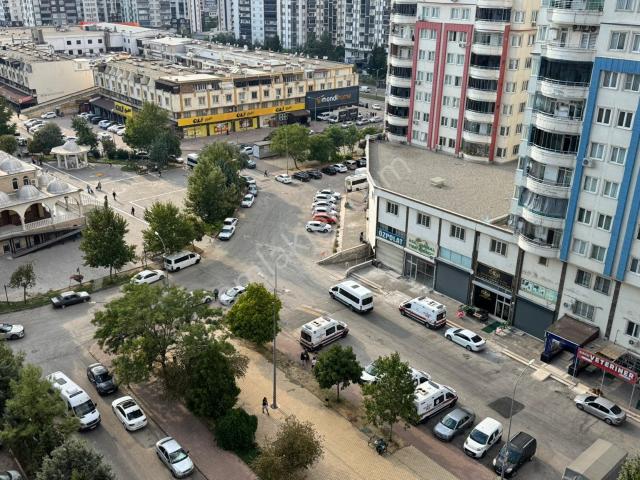 Karataş Mah Merkezı Konumda Konukoğlu Camı Cıvarında Ara Kat Çıft Cephe Satılık 2 + 1 Daıre