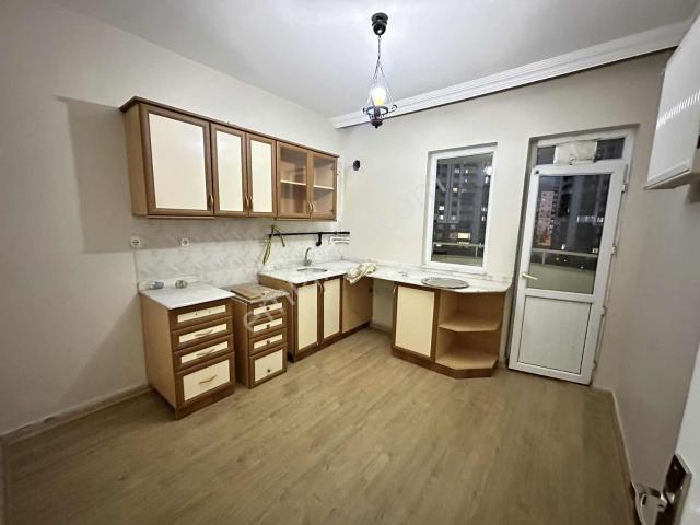 Karataş Merkez Tramway Durağına Sıfır Konumda Kiralık 2+1 Daire