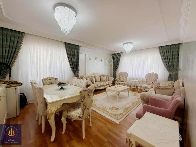 Karataş Merkezde Geniş Bakımlı Arakat Satlık 3+1 Daire