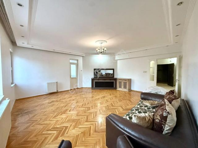 Karataş'ta Krediye Uygun, İskanlı, 170m² 3+1 Daire