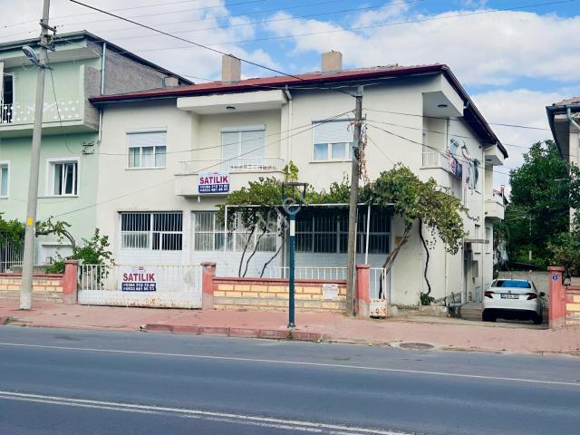 Karavezir Mahallesinde 441 M² Arsa Üzerinde Komple Bina Satılık