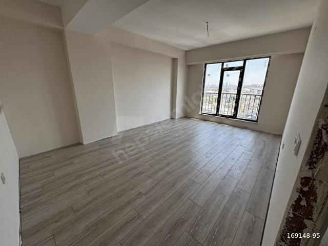 KARAYOLLARI CADDE DİBİ SIFIR SİTE MANZARALI FERAH 9.KAT 2+1 85m2