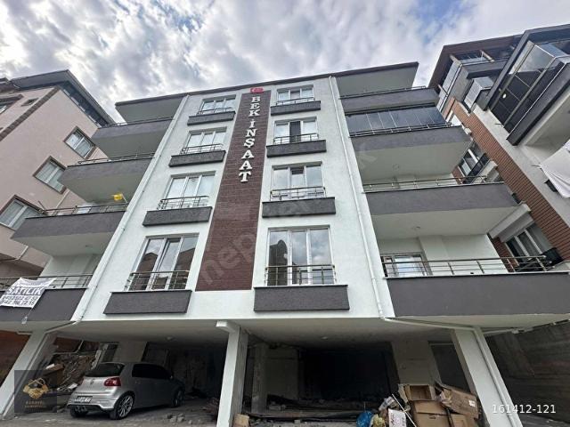 KARAYELDEN SARAÇLIDA 0 YÜKSEK GİRİŞ 2+1 ANAYOLUN Bİ ARKASINDA