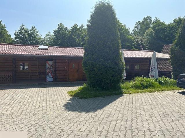 Karczma 254 m² z parkingiem i domkami w górach Opawskich
