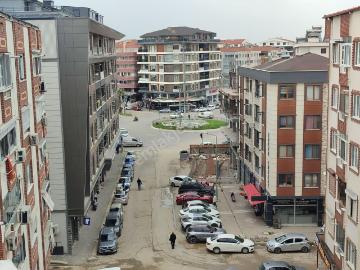 Kardeşten Edremit Merkezde Otogara Yakın Doğalgazlı Asansörlü Ayrı Mutfaklı Geniş 3+1 Daire