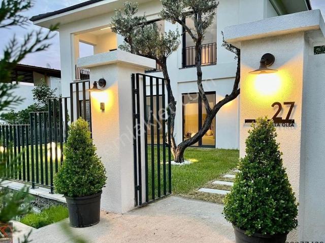 Kardeş'ten Köprü Manzaralı Ve Özel Bahçeli Lüks Villa | Kayacık Mahallesi