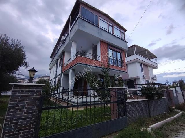 Kardeş'ten Kiralık Güre Ssk Kampı Mevkiinde Denize 200 Mt. Klimalı Geniş 2+1 Daire