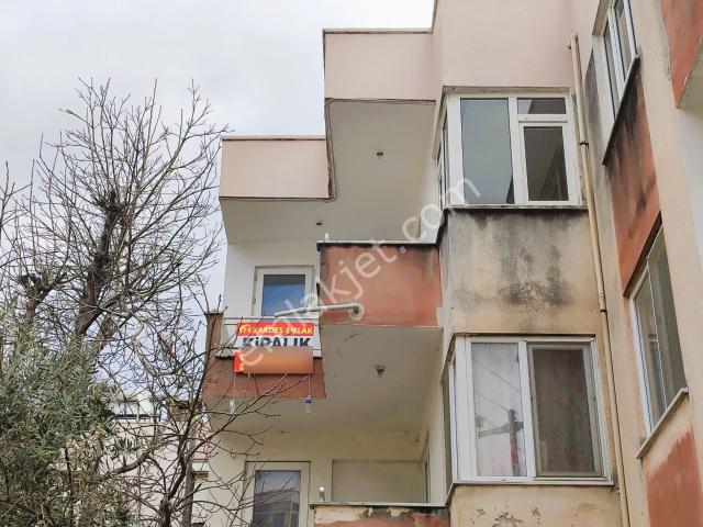 Kardeşten İkiçayda Salı Pazarı Civarı Ayrı Mutfaklı 2+1 Daire
