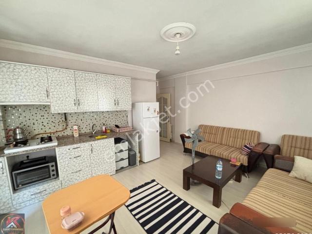 Kardeş'ten Merkezi Konumda Eşyalı Kiralık 2+1 Daire